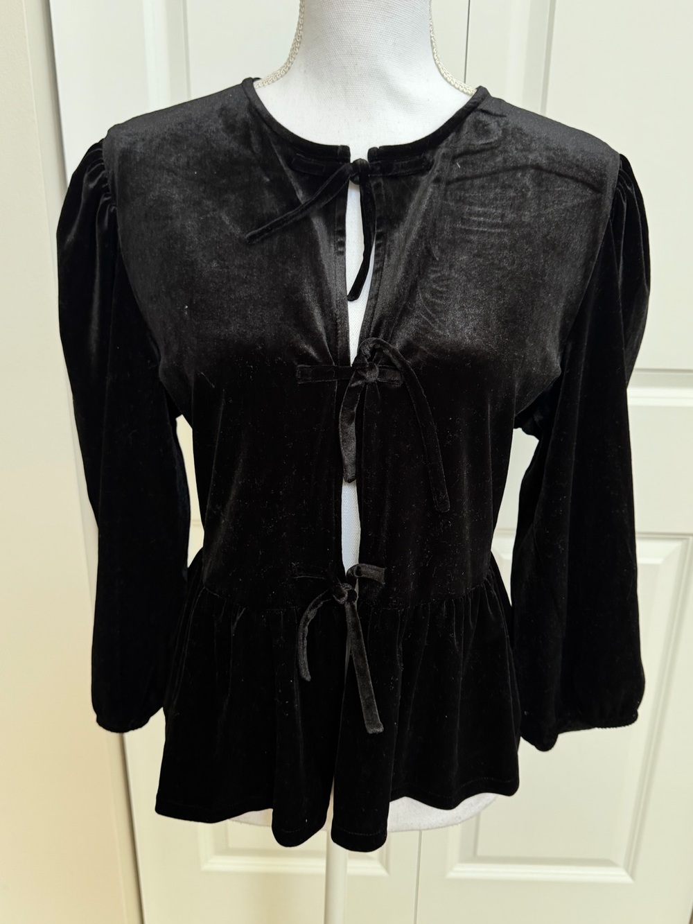Mango - Black Velvet Tie-Front Women’s Top (large/ US 8)